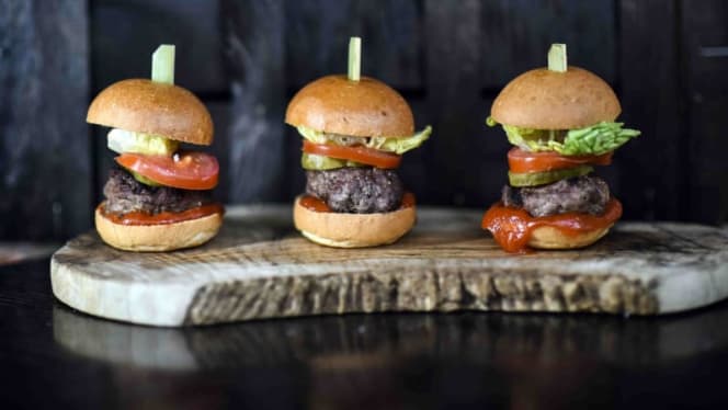 The Churchill Bar & Terrace - 3