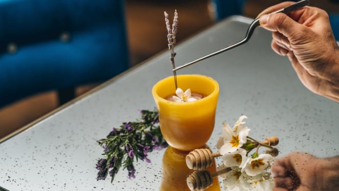 The Churchill Bar & Terrace - 1