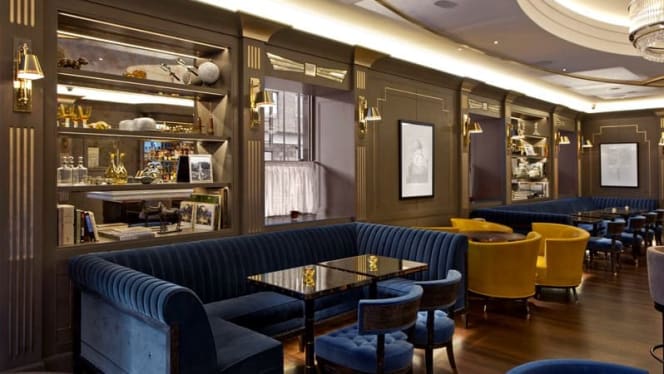 The Churchill Bar & Terrace - 5