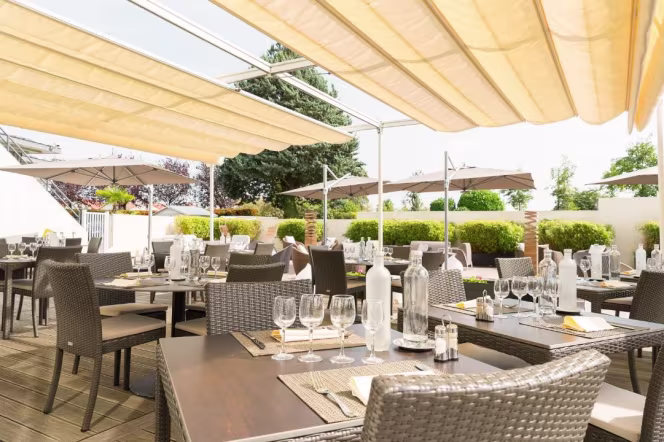 Les Belles Lettres (Best Western Plus Paris Saclay) - 0