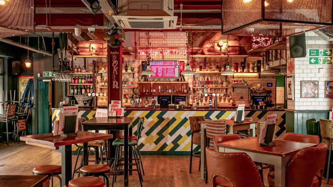 The Junction Tap Woking - 3