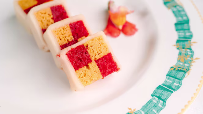 Afternoon Tea at Cliveden - BERKSHIRE - 3