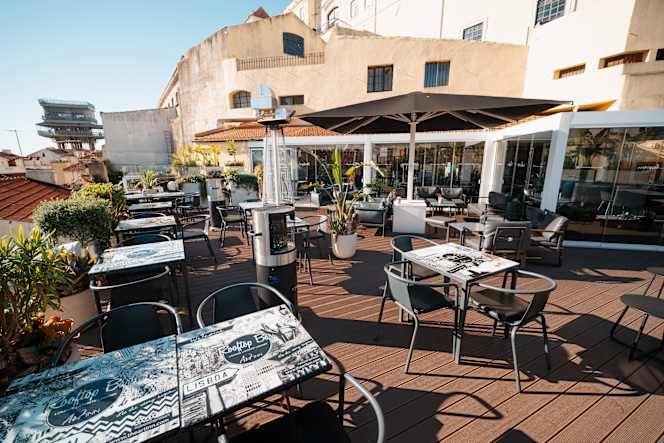 Rooftop at The Art Inn - 9
