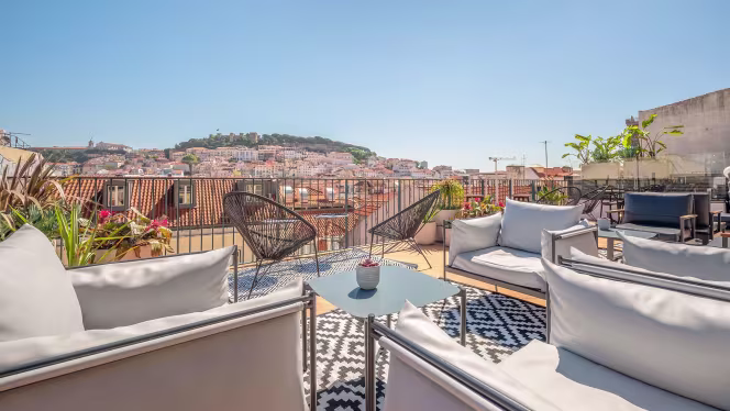 Rooftop at The Art Inn - 9