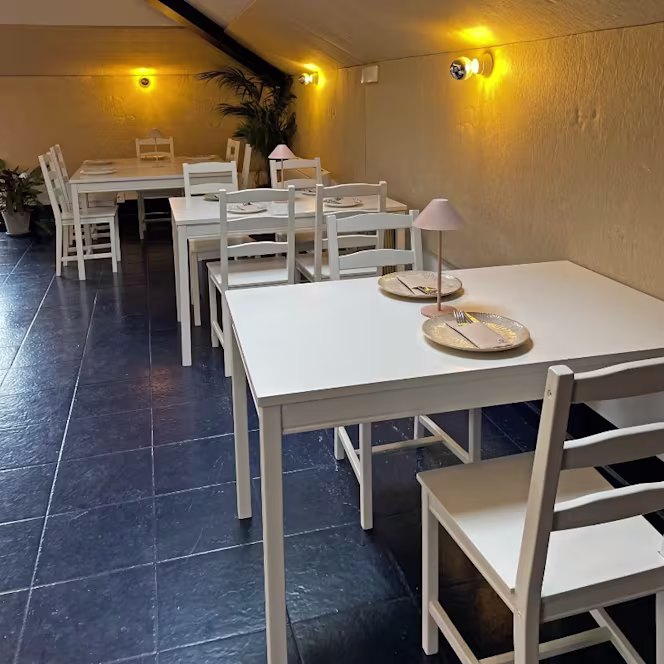 Traveler by López & López - 3