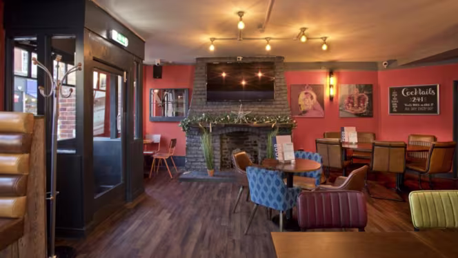 The Victoria Taps - 6