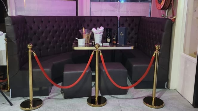 Tropicana Lounge - 6