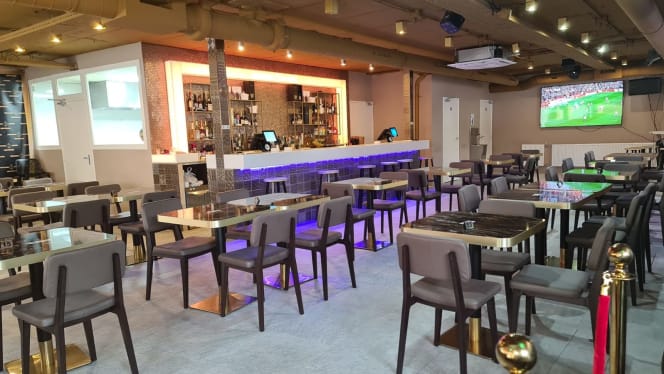 Tropicana Lounge - 9