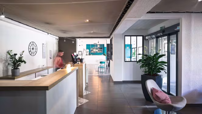 Hotel Kyriad Lyon Sud St Genis Laval - 2