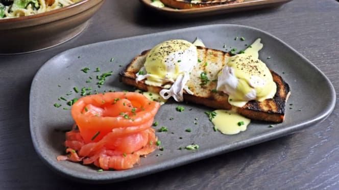 The Lion & Key Cafe Bar Grill - 5