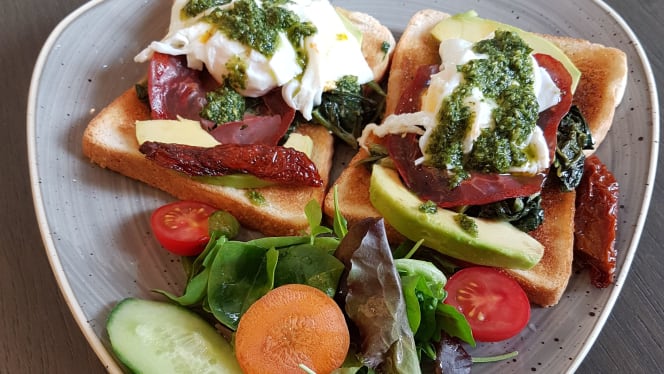 The Lion & Key Cafe Bar Grill - 3