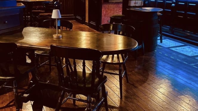 Legmastersheep Irish Pub - 5