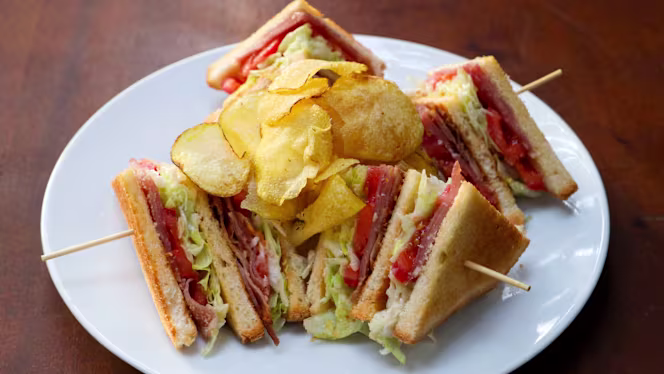 King's Cross Irish Pub - 6