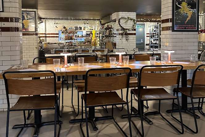 The Old Liquor Store Restaurant & Bar - 5