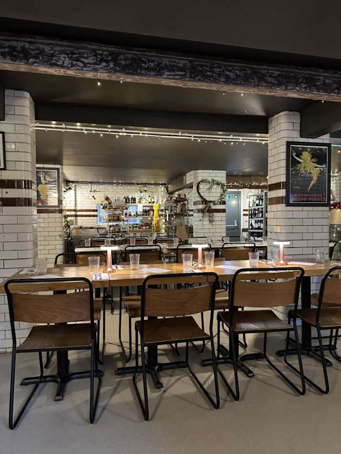 The Old Liquor Store Restaurant & Bar - 3