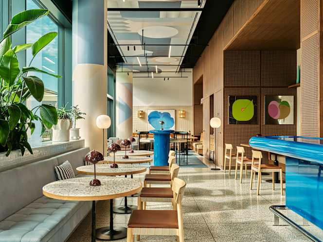 Lazuli Bar & Kitchen - 1