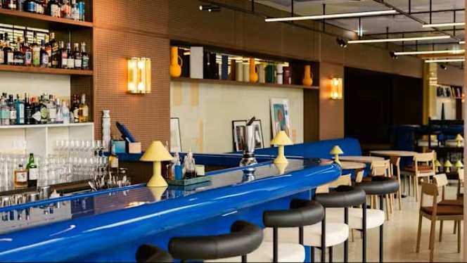Lazuli Bar & Kitchen - 5