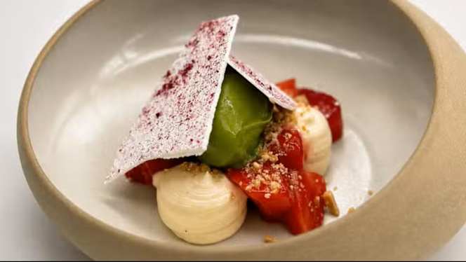 Lazuli Bar & Kitchen - 4