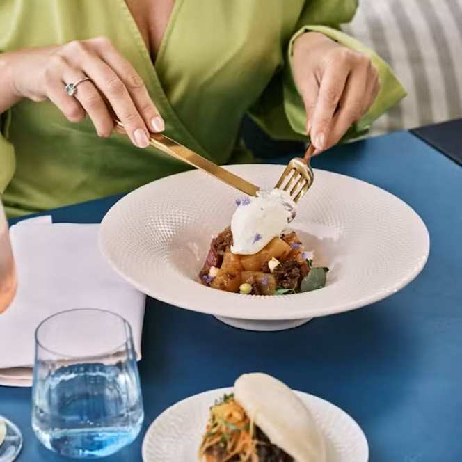 Lazuli Bar & Kitchen - 3