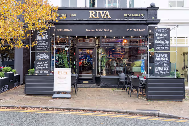 Riva Bar & Restaurant - Hale - 2