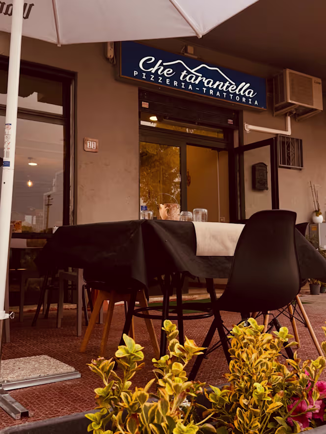 Che Tarantella Pizzeria - 1
