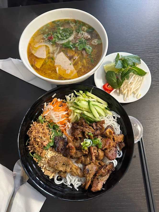 Kamuu Restaurant - 1
