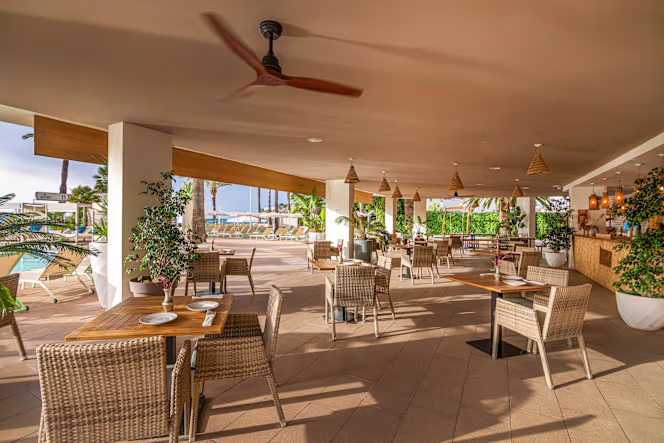 Breeza Beach Club - 3