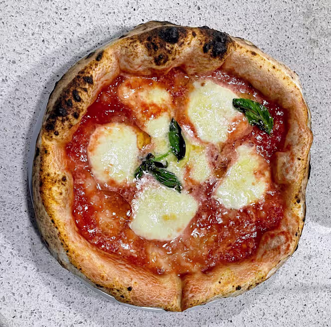 Pizzeria La Partenope - 8