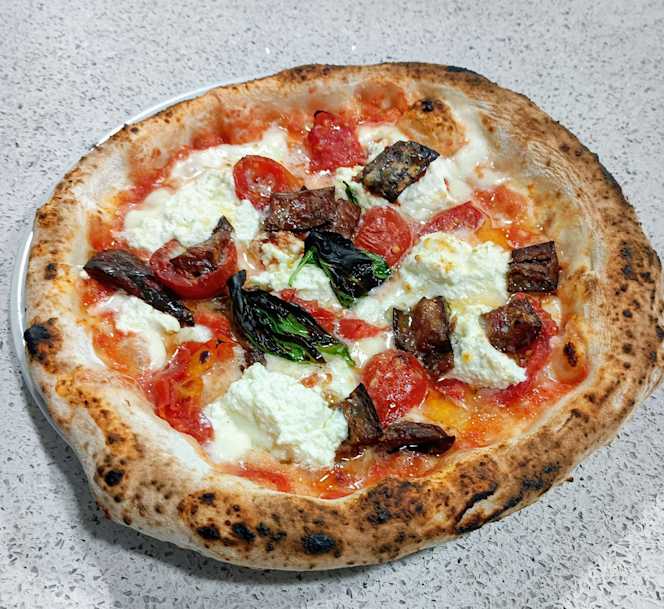 Pizzeria La Partenope - 6