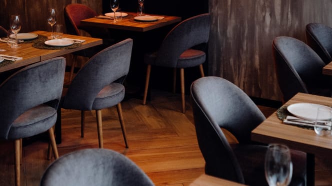 Bill's Restrobar - 5