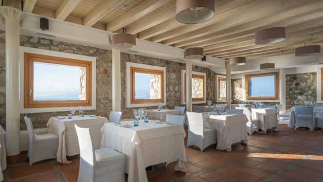 Blu Stone Restaurant - 9