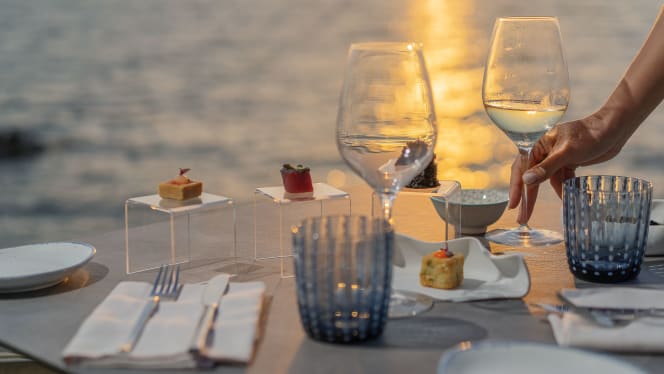 Blu Stone Restaurant - 4