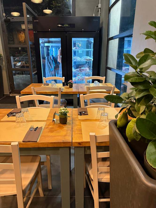 Da Vittoria Pizzeria Cucina e Vino - 1