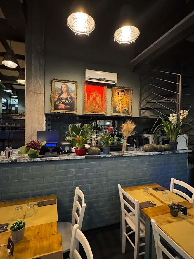 Da Vittoria Pizzeria Cucina e Vino - 6