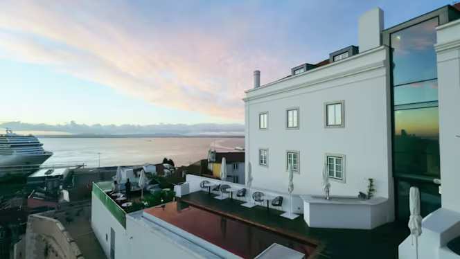 Memmo Alfama Wine Bar & Terrace - 8