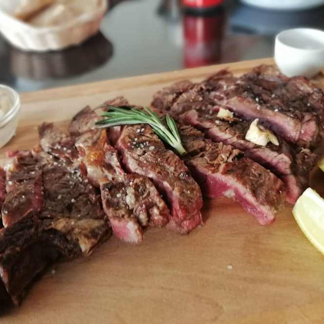 El Chuleton Steak & Wine - 4