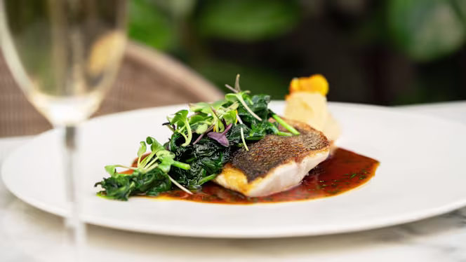 YOUNIQUE Arts Club at Only YOU Boutique Hotel - 4