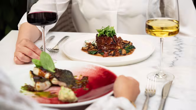 YOUNIQUE Arts Club at Only YOU Boutique Hotel - 2