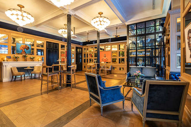 YOUNIQUE Arts Club at Only YOU Boutique Hotel - 5