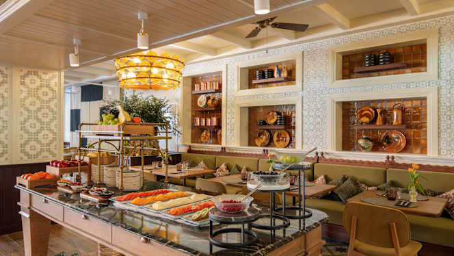 Trotamundos - Only You Sevilla - 2