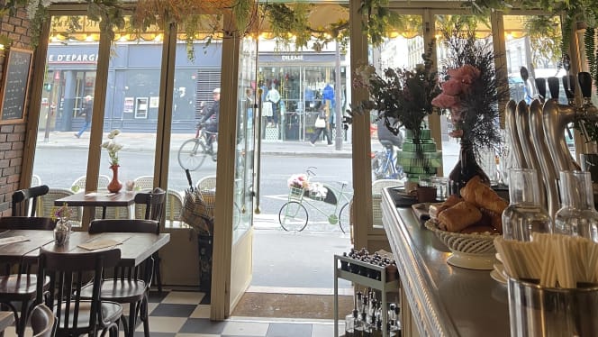 Au Bouquet Saint Paul - 5