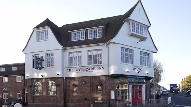 The Waterside Inn - Ware - 9