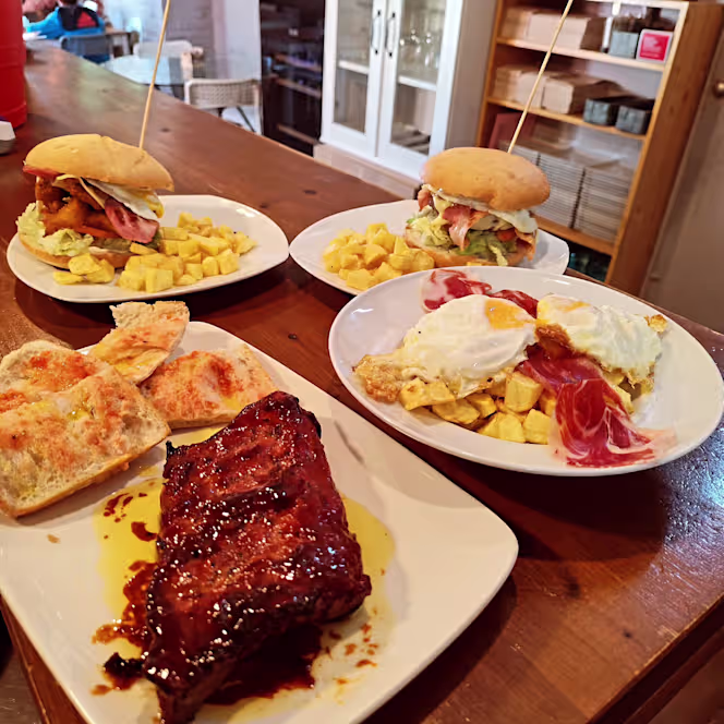 Vermuteria La Vinya - 5