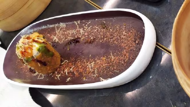 Moji Sushi Portici - 1