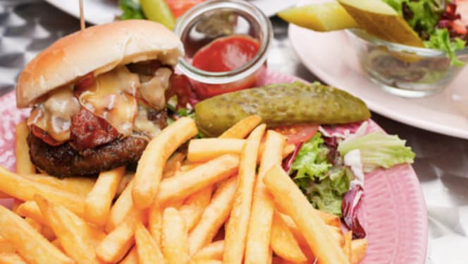 Cosy the Dutch Kitchen - 6