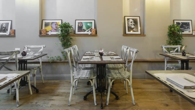 La Chicca Boutique Restaurant - 7