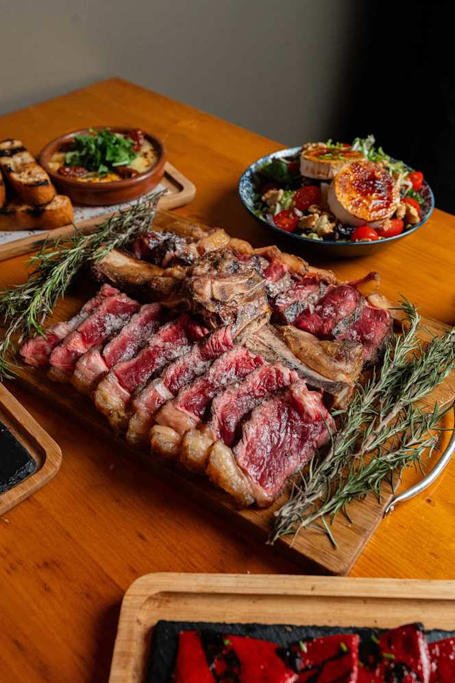 Angus Grill Steakhouse Brasserie - 5