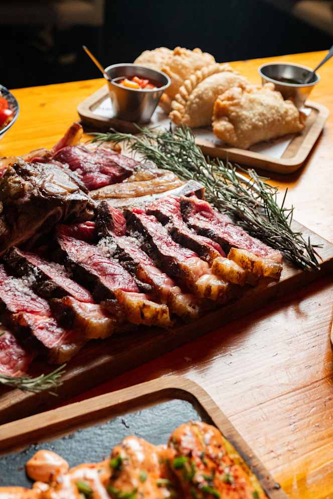 Angus Grill Steakhouse Brasserie - 6