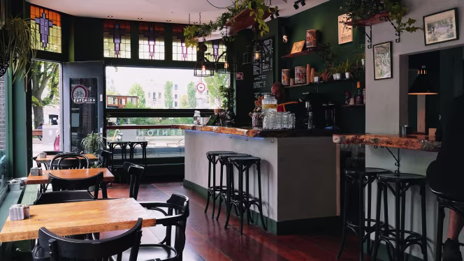 The Greek Embassy - Coffee Bar Kouzina - Weesperzijde - 9