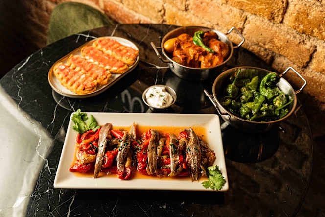 Ultramarinos Steakhouse & Tapas - 5